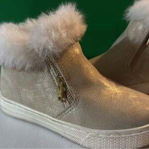 The Children's Place Cream Boots with White Fur Trim